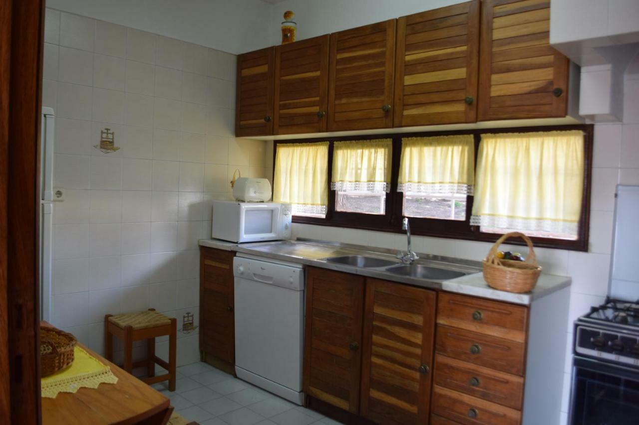 Apartamento T2 Com Piscina E Wifi A 350 Metros Da Praia Olhos de Agua  Exterior photo