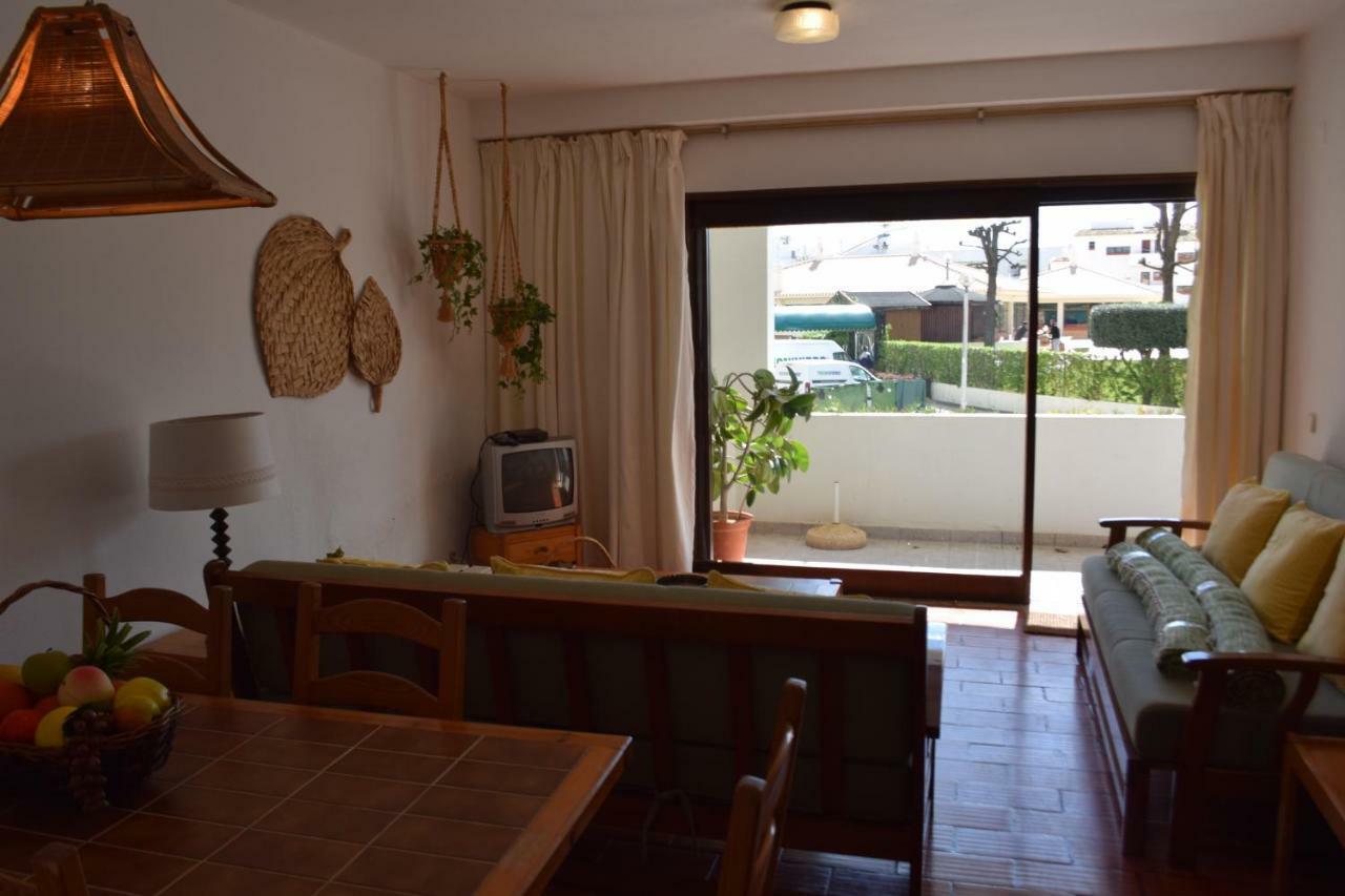 Apartamento T2 Com Piscina E Wifi A 350 Metros Da Praia Olhos de Agua  Exterior photo